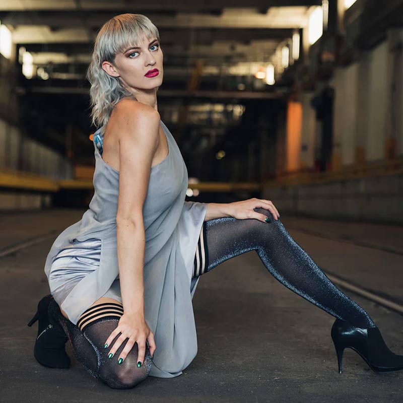 Kixies Kaylee 灰色闪光过膝长筒袜