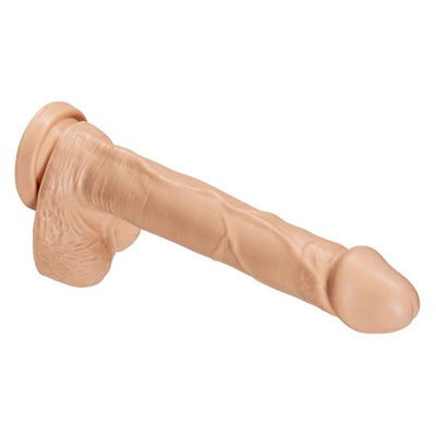 Cloud 9 Novelties 的“工作狂”纹身师