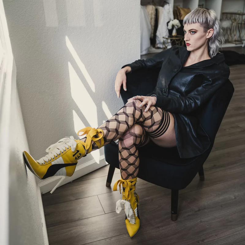 Kixies Cassandra 黑色鱼网菱形层叠过膝长靴